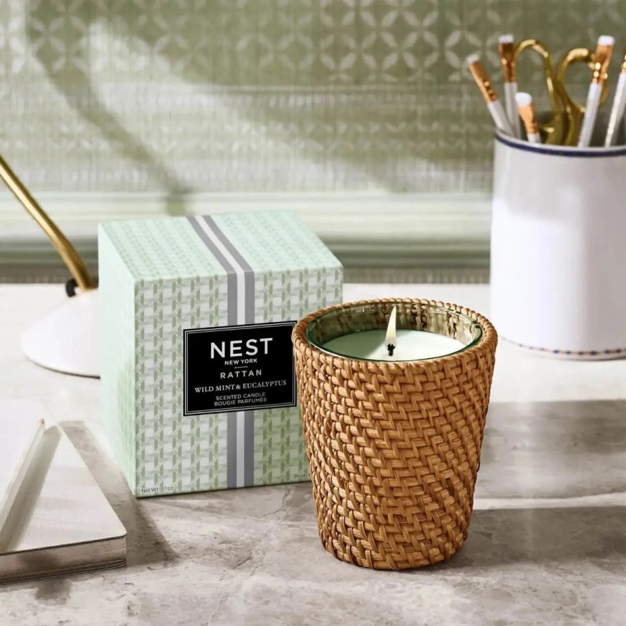 Nest Fragrances Nest Fragrances Wild Mint & Eucalyptus Rattan Classic Candle Hot